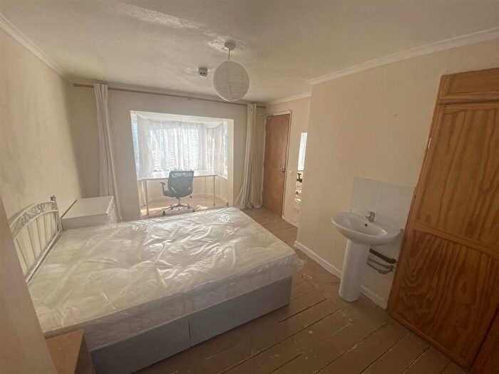 4 Bedroom Terraced House To Rent In Northdown Road, Hatfield, AL10