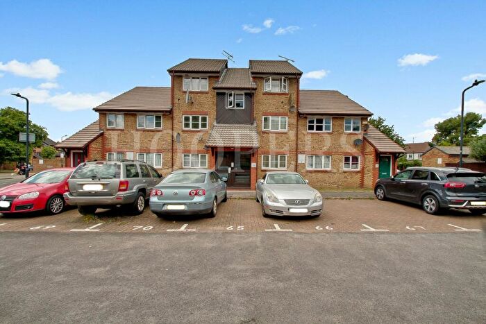 1 Bedroom Flat To Rent In Kingfisher Way, London, NW10