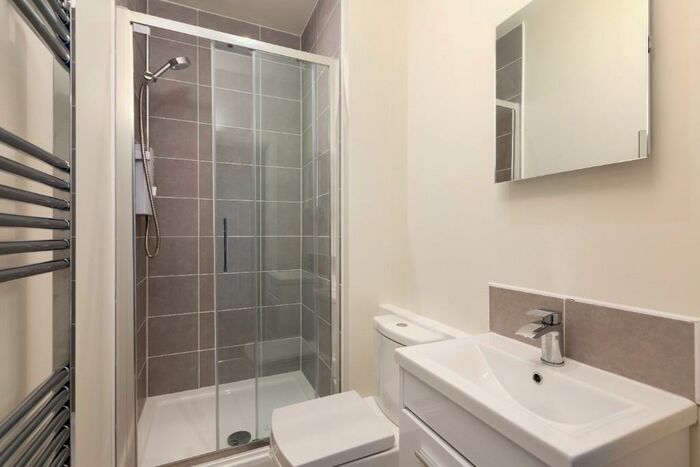 1 Bedroom Flat To Rent In Grove Road, Eastbourne, East Sussex, BN21