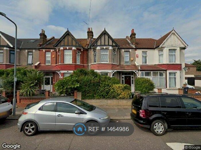 4 Bedroom Terraced House To Rent In Breamore Road, Ilford, IG3