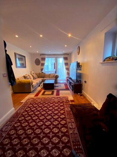 2 Bedroom Flat To Rent In Juniper Close, Harrow, HA2