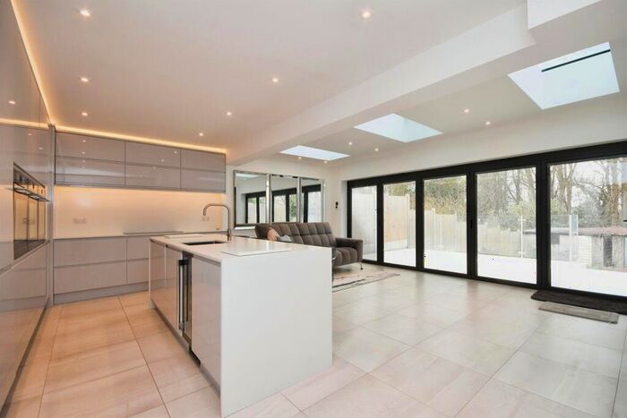 5 Bedroom Semi-Detached House For Sale In Firsgrove Crescent, Warley, Brentwood, CM14