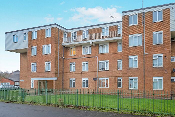2 Bedroom Flat For Sale In Oxford Street, Bilston, WV14