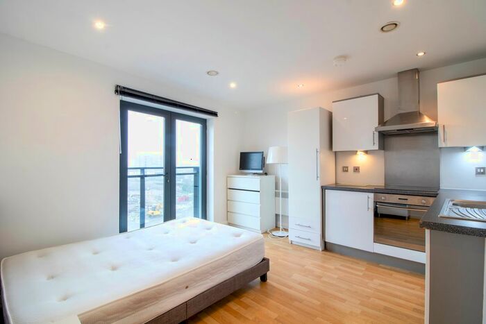 Studio To Rent In Waterloo Street, Leeds, LS10