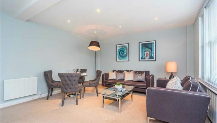 2 Bedroom Flat To Rent In Hill Street, Mayfair, W1J