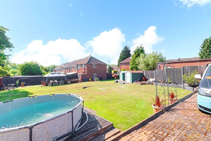 3 Bedroom End Of Terrace House For Sale In Loweswater Road, Binley, Coventry, CV3