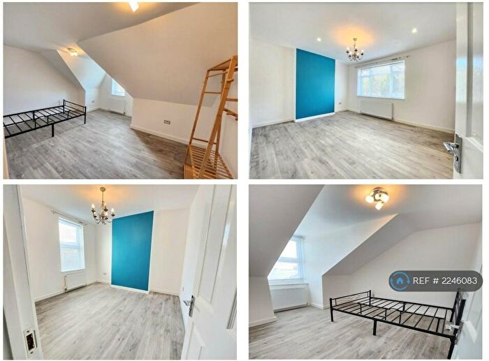 3 Bedroom Flat To Rent In Richmond Road, Kingston Upon Thames, KT2