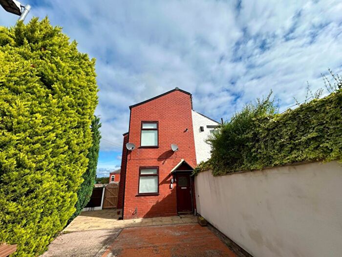 2 Bedroom Flat To Rent In Leigh Road, Worsley, M28
