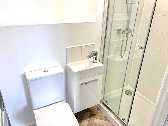 4 Bedroom Semi Detached House For Sale In Bermuda Road, Wirral, Merseyside, CH46