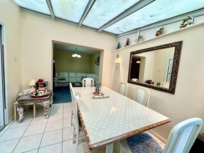 4 Bedroom Property For Sale In Regents Close, Hayes., UB4