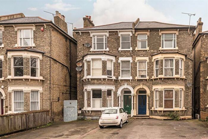 2 Bedroom Flat For Sale In Charlton Road, Blackheath, SE3