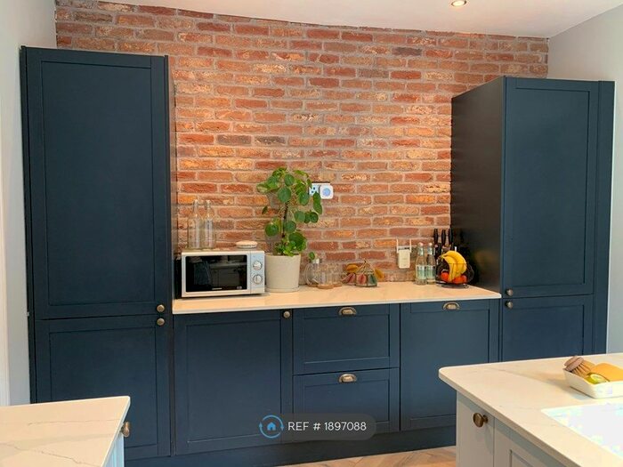 2 Bedroom Semi-Detached House To Rent In Marlborough Road, South Croydon, CR2