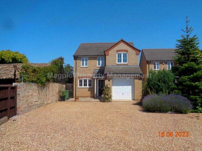 4 Bedroom Detached House To Rent In High Street, Little Paxton, PE19