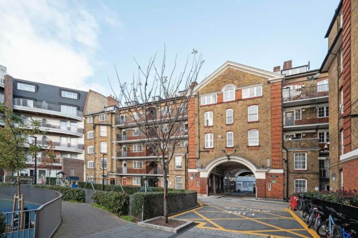 2 Bedroom Flat To Rent In Portpool Lane, Farringdon, London, EC1N