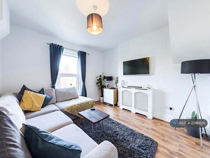 2 Bedroom Flat To Rent In Victoria Road North, Southsea, PO5