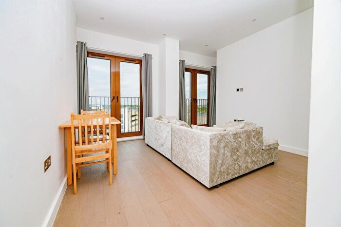 1 Bedroom Apartment For Sale In Grosvenor Road, St. Albans, AL1