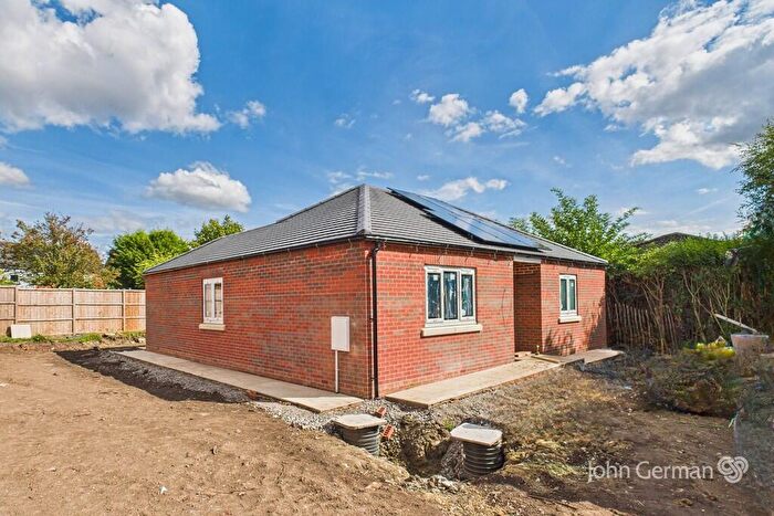 2 Bedroom Detached Bungalow For Sale In Hall Street, Church Gresley, DE11