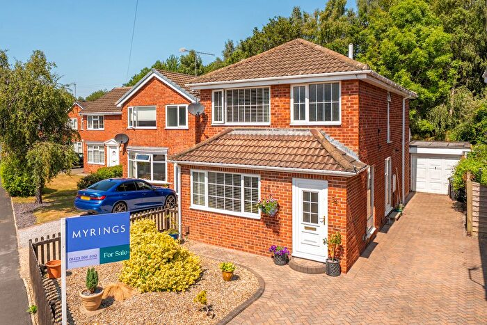 3 Bedroom Detached House For Sale In Tennyson Avenue, Harrogate, HG1
