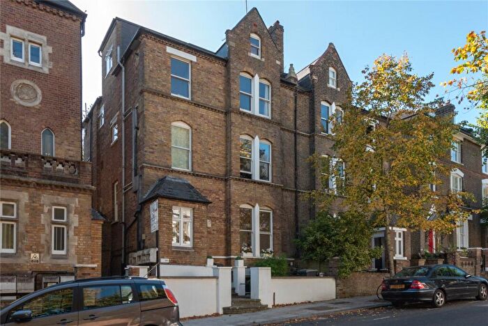 1 Bedroom Apartment To Rent In Lyndhurst Road, London, NW3