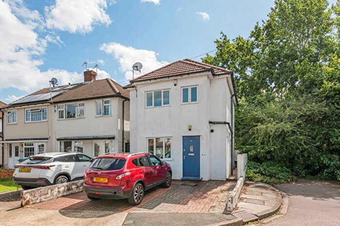3 Bedroom Property To Rent In Ringwood Way, Hampton Hill, TW12