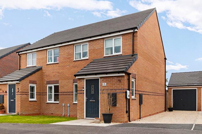 3 Bedroom Semi-Detached House For Sale In Poppyfield Way, Winterton, Scunthorpe, DN15