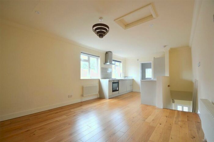 1 Bedroom Apartment To Rent In Gander Green Lane, Sutton, Surrey, SM1