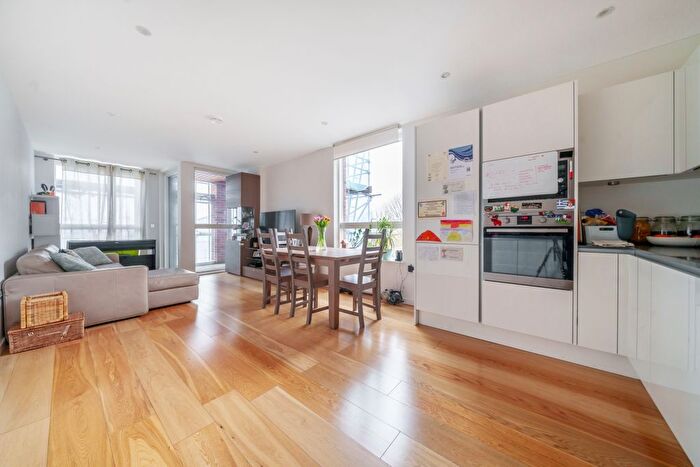 2 Bedroom Flat To Rent In Brentford High Street, London, TW8