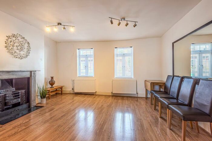 1 Bedroom Apartment To Rent In Windsor, Berkshire, SL4