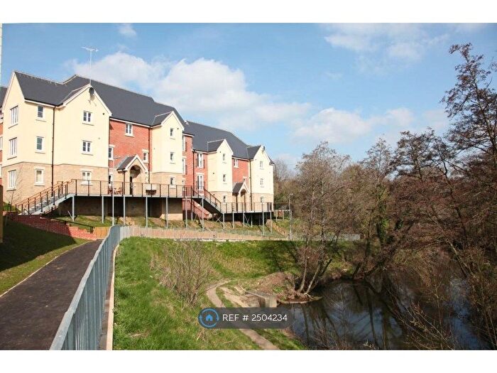 2 Bedroom Flat To Rent In Providence Court, Frome, BA11