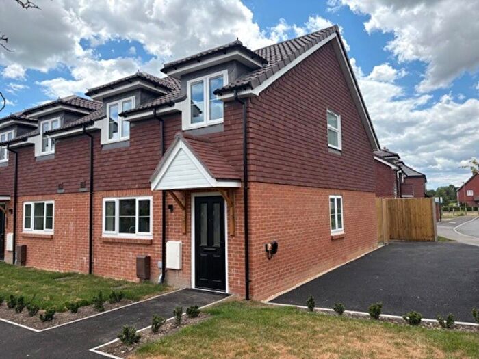 3 Bedroom Semi Detached House To Rent In Hole Lane, Bentley, GU10