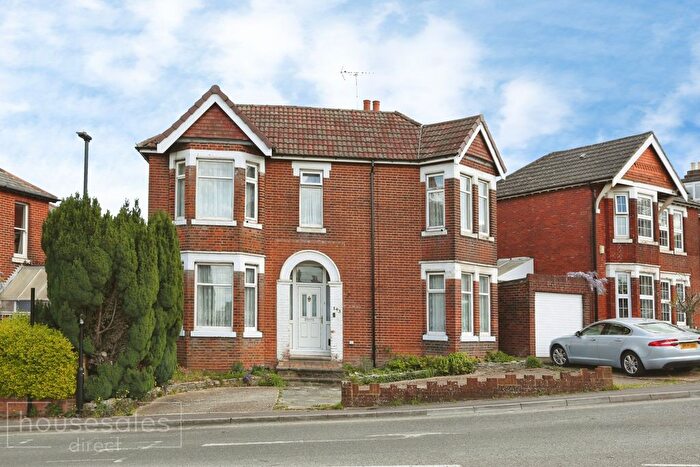 5 Bedroom Detached House For Sale In Bitterne Road West, Southampton, SO18