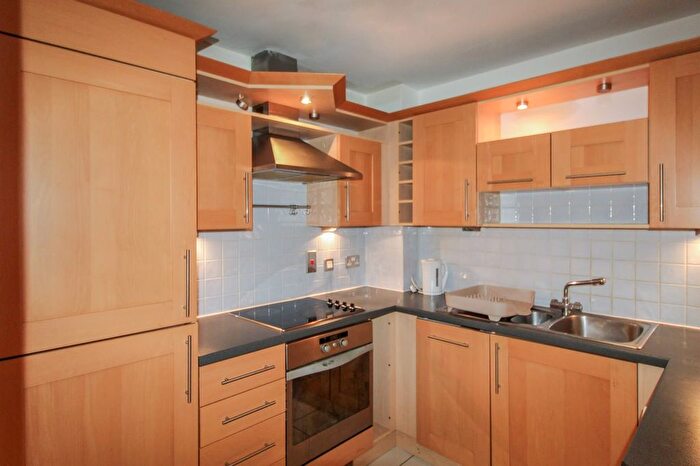 2 Bedroom Flat To Rent In High Street, London, E15