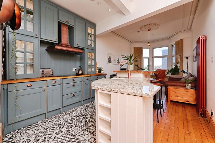 2 Bedroom Flat For Sale In Oban Drive, Glasgow, G20