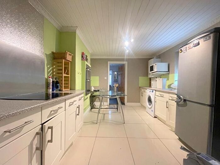 1 Bedroom Flat To Rent In Eccleston Road, London, W13