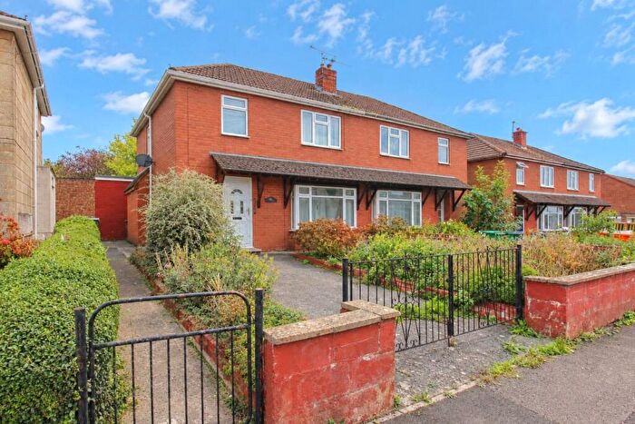 3 Bedroom Semi-Detached House For Sale In Glebe Road, Trowbridge, BA14