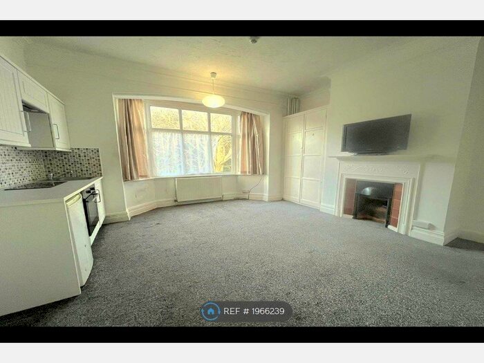 1 Bedroom Flat To Rent In Queens Park Gardens, Bournemouth, BH8