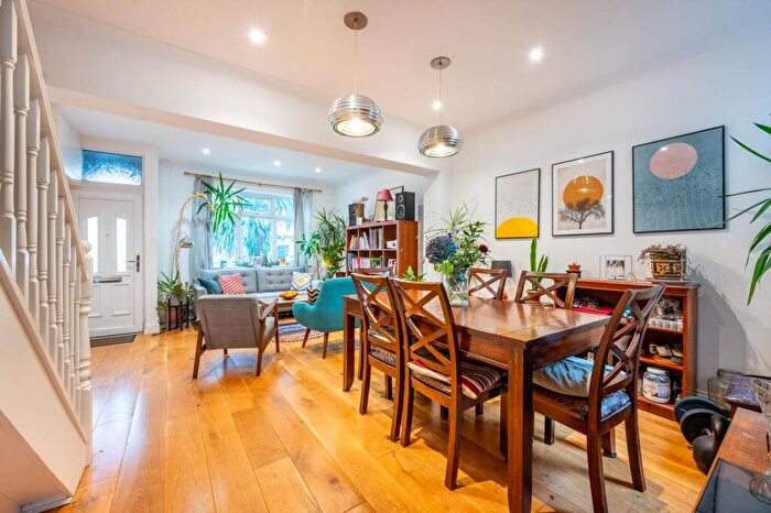 4 Bedroom House To Rent In Ashlin Road, Stratford, London, E15