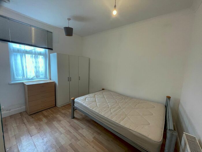 Studio To Rent In Park Lane, Wembley, HA9