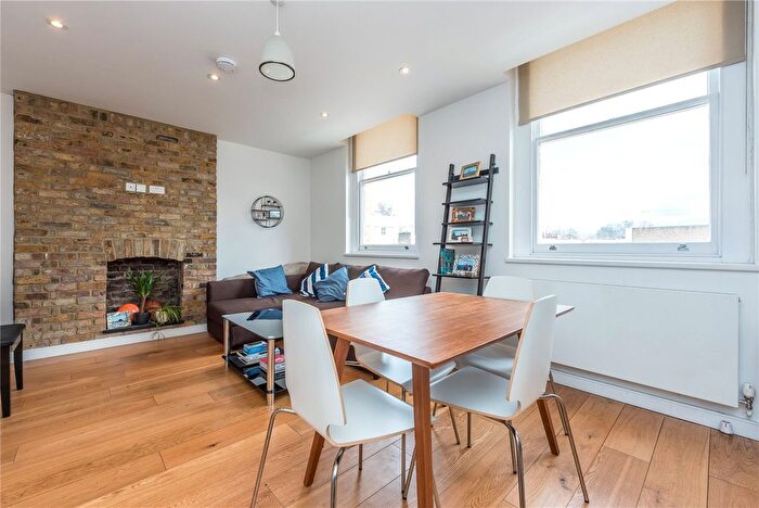 1 Bedroom Flat To Rent In Upper Street, Islington, London, N1