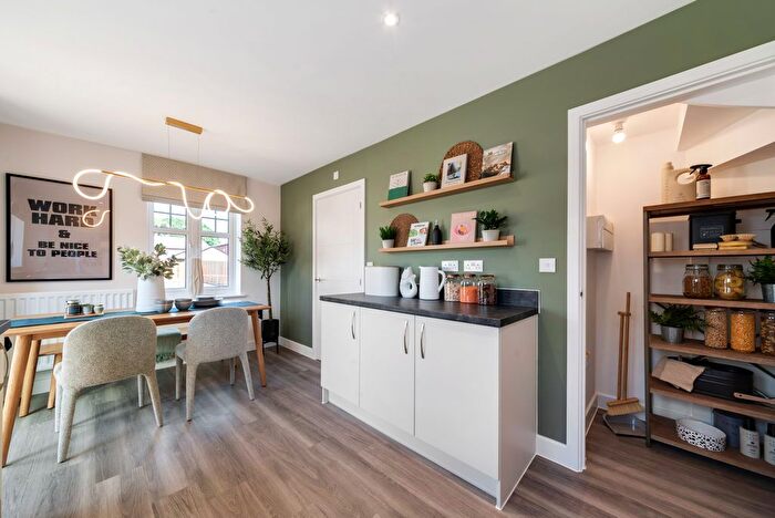 4 Bedroom Semi-Detached House For Sale In Ramsey Road, Huntingdon, PE26