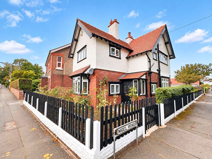 3 Bedroom Detached House For Sale In Nigel Road, Wirral, CH60