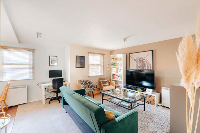 2 Bedroom Flat For Sale In Waterloo Road, Old Market, Bristol, BS2