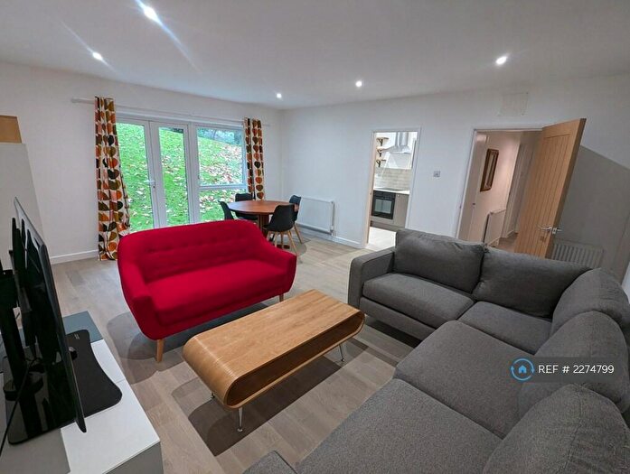 2 Bedroom Flat To Rent In Block B Granville Court, Oxford, OX3