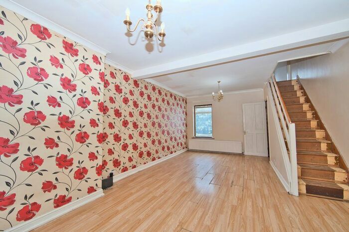 3 Bedroom Semi-Detached House For Sale In Cox Hill, Shepherdswell, CT15