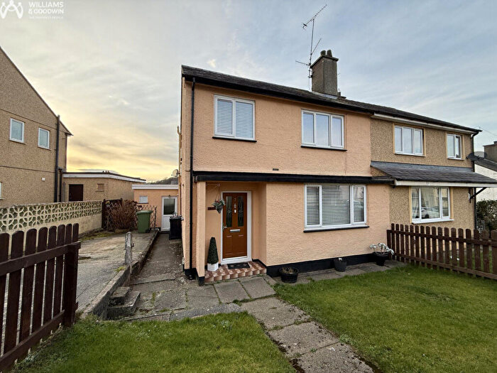 3 Bedroom Semi-Detached House For Sale In Maeshyfryd Road, Llangefni, Anglesey, LL77