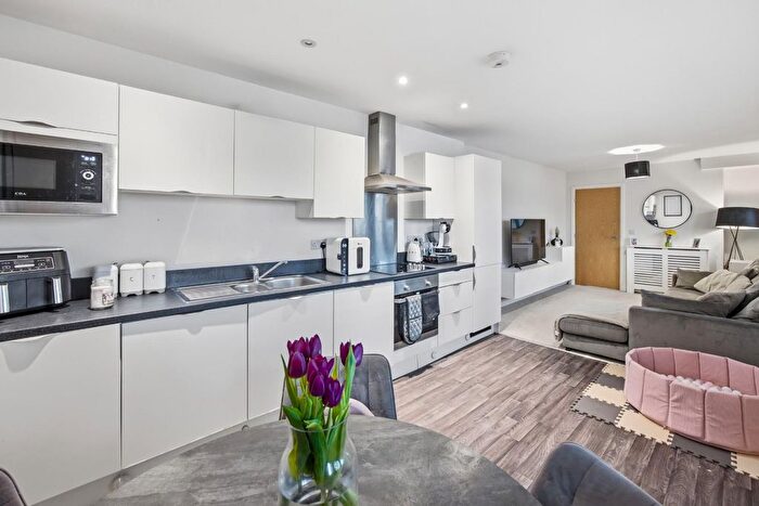 1 Bedroom Flat For Sale In Whitchurch Lane, Bristol, BS14