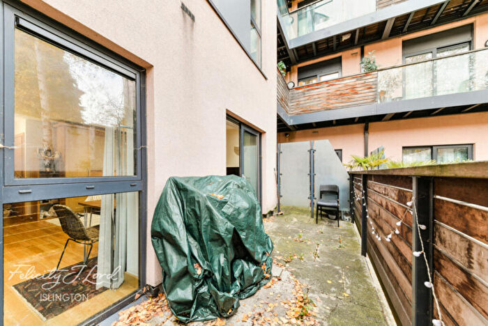 1 Bedroom Flat For Sale In Terrace Apartments, Drayton Park, London, N5