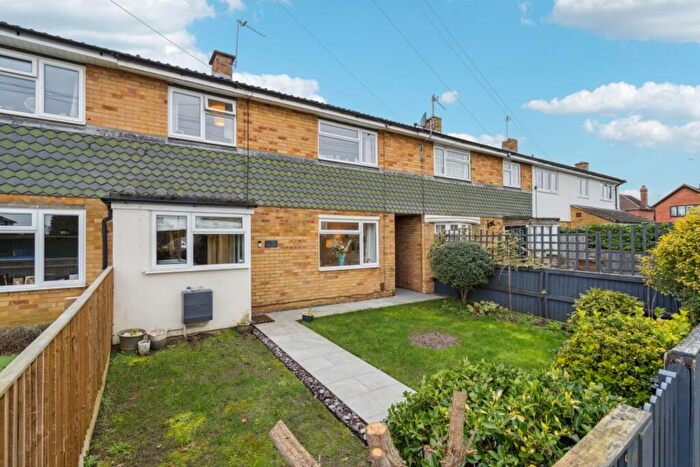 3 Bedroom Terraced House For Sale In Cotmore Close, Thame, OX9