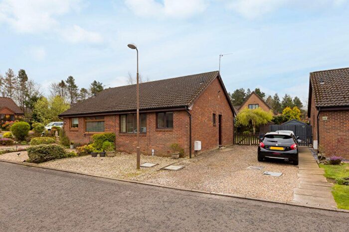 2 Bedroom Semi-Detached Bungalow For Sale In Kirkfield View, Livingston, EH54