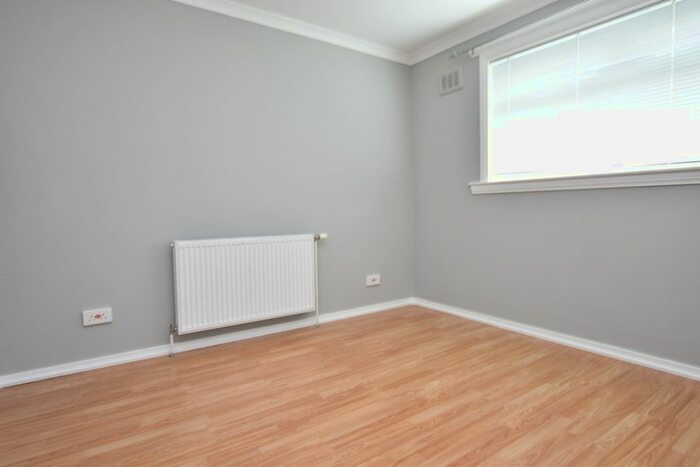 1 Bedroom Flat To Rent In Moidart Road, Port Glasgow, PA14